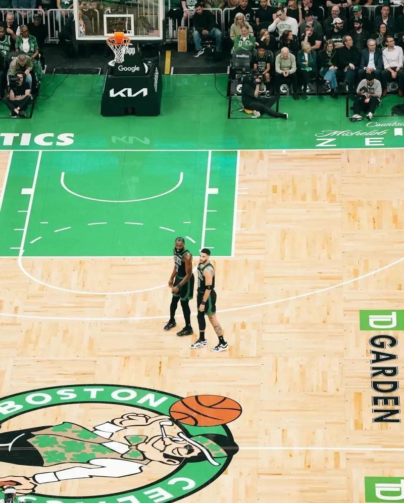 包含塔图姆回归赛场，绝杀首场状态亮眼，DWG观众沸腾！的词条